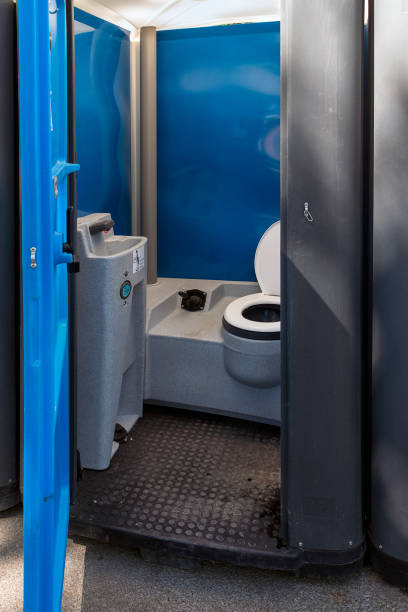 Best Wedding porta potty rental  in Three Oaks, FL