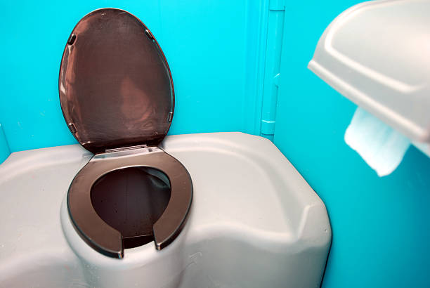 Best Portable toilet rental cost  in Three Oaks, FL
