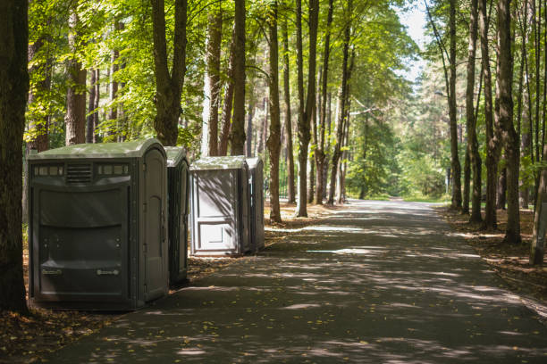 Best Handicap porta potty rental  in Three Oaks, FL