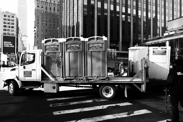 Best Luxury portable toilet rental  in Three Oaks, FL