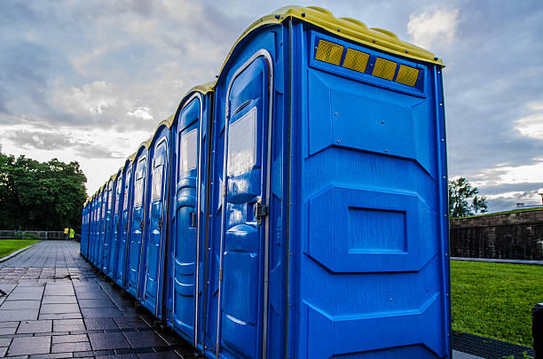 Best Portable restroom trailer rental  in Three Oaks, FL